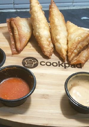 A picture of Enchilada Cheese Samosa 😋.