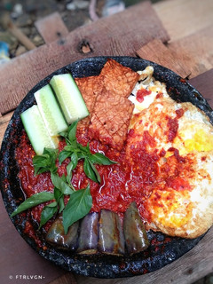 Foto resep Sambal Penyet telur Tempe
