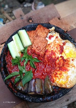 Foto resep Sambal Penyet telur Tempe