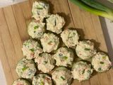 Canapés de dip de surimi y queso crema
