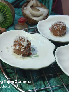 A picture of Gulab Jamun Lamington.