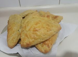 Una foto de Empanadas de queso de hoja