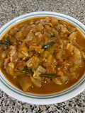 Sorakai kulambu (Bottle gourd gravy)