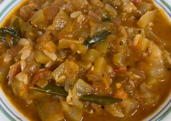 Recipe of Favorite Sorakai kulambu (Bottle gourd gravy)