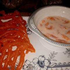 A picture of Doodh jalebi.