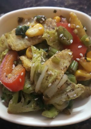 A picture of Sesame stir fry vegetable salad.