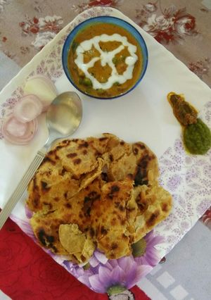 A picture of Lachha paratha.