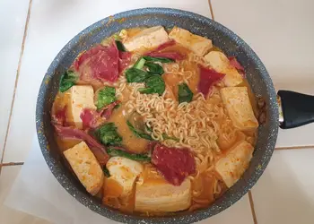 Mudah Cepat Memasak Seblak pedas ramen tanpa minyak Nikmat Lezat