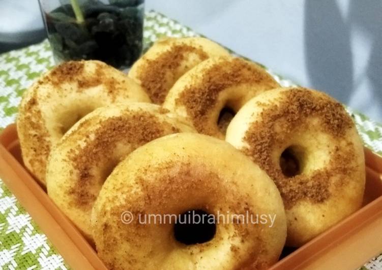 Cara Memasak Donat Pisang Topping Gula Palem Yang Enak