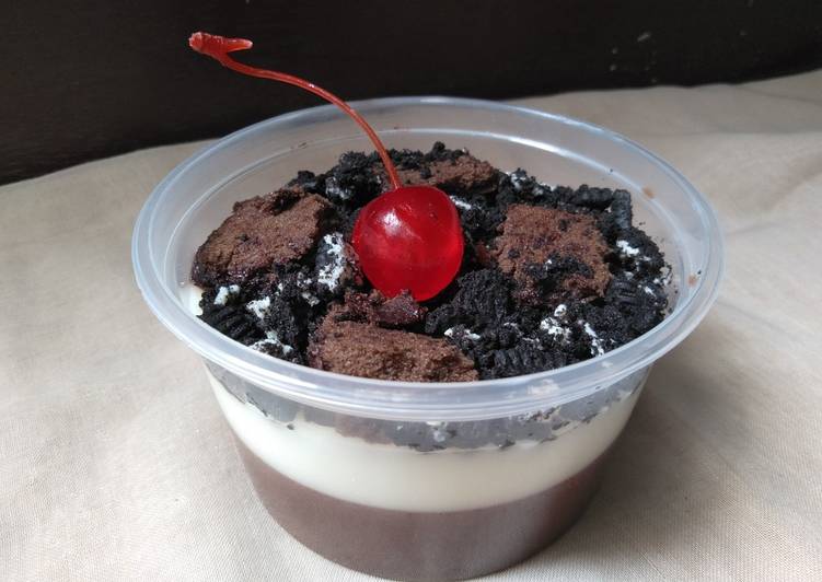 Resep Puding Oreo Blackforest (dessert simple buka puasa) yang Bikin Ngiler
