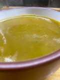 Sopa crema de calabaza y hongos de pino