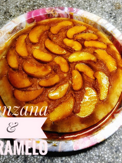 Una foto de Tarta invertida de Manzana & Caramelo 🍎🍬