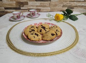 Una foto de Galletitas de castaña de cajú y chocolate