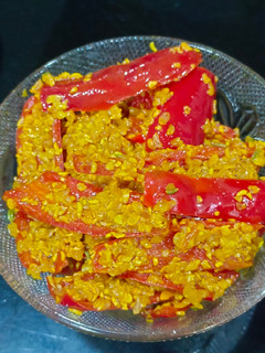 લાલ મેથીયા મરચા નું અથાણુ (Red Methia Marcha Athanu Recipe In Gujarati) રેસીપી મુખ્ય ફોટો