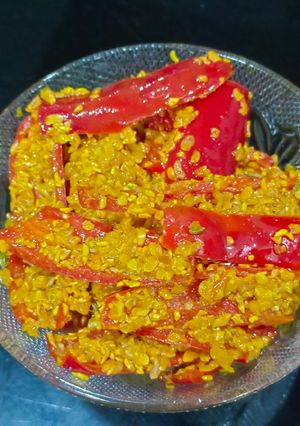 લાલ મેથીયા મરચા નું અથાણુ (Red Methia Marcha Athanu Recipe In Gujarati) રેસીપી મુખ્ય ફોટો
