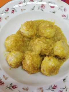 Una foto de Albóndigas de pollo y jamón con salsa de almendras. Thermomix