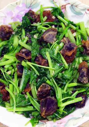【厚生廚房】莧菜炒皮蛋 的食譜成品照片
