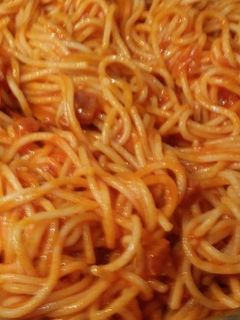 Una foto de Espaguettis con Chorizo Picante