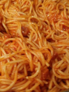 Una foto de Espaguettis con Chorizo Picante