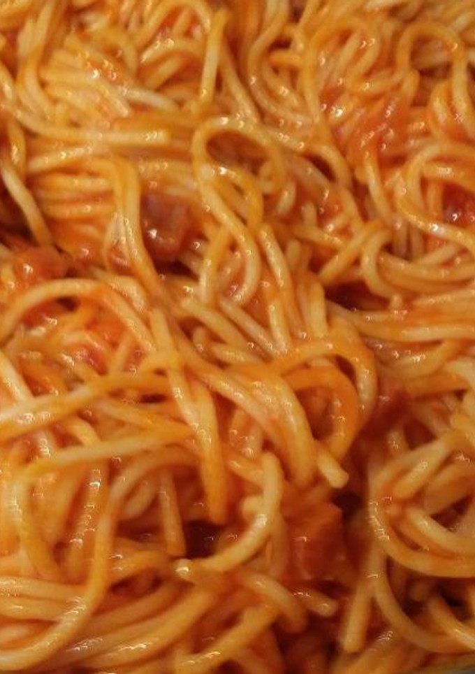 Una foto de Espaguettis con Chorizo Picante