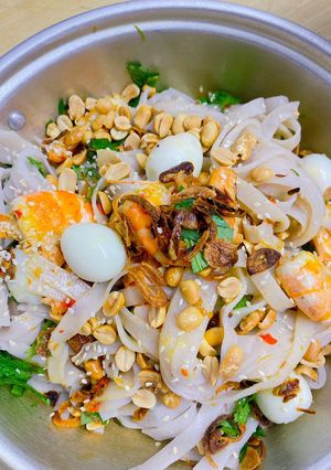 Hình của món Mì quảng trộn.