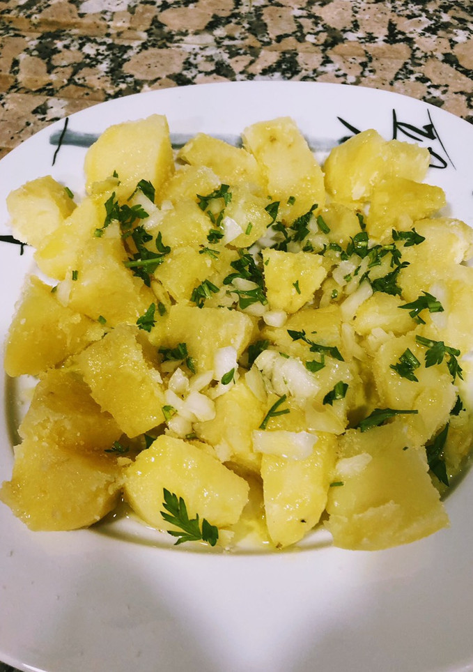 Una foto de Patatas aliñadas