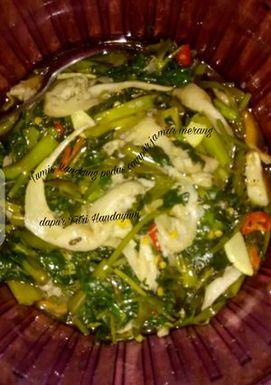 Foto resep Tumis kangkung pedas campur jamur merang