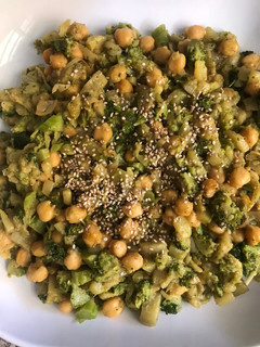 Una foto de Garbanzos al curry con verduras