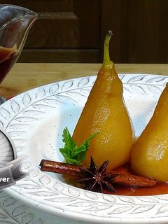 Una foto de Peras al vino dulce y especias especial para Navidad