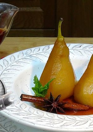 Foto principal de Peras al vino dulce y especias especial para Navidad