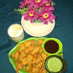 Mix fritters (Kumbhaniya Bhajiya) A picture of Mix fritters (Kumbhaniya Bhajiya).