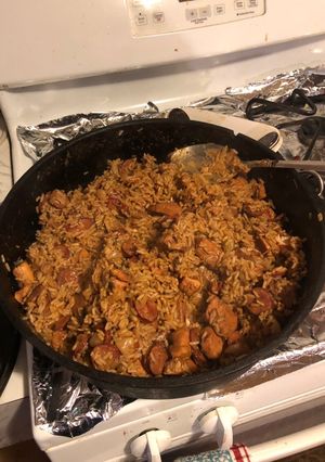A picture of Cajun jambalaya sausage /chicken.
