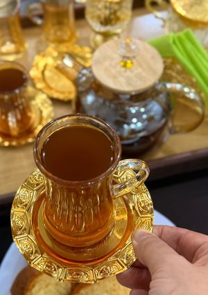 صورة لوصفة شاي بالنعناع خفيف لفطور الصباح