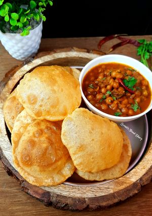 A picture of Whole wheat Puri.