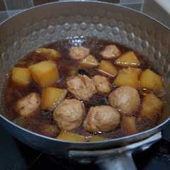 รูปของ Semur bola2x daging ayam