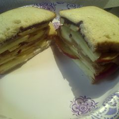 A picture of Apple Sandwich.