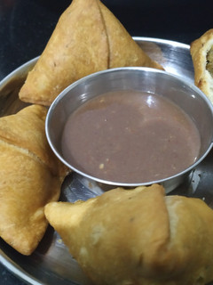 સમોસા (samosa in Gujarati) રેસીપી મુખ્ય ફોટો