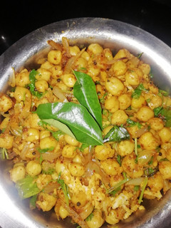 மசாலா சுண்டல்(masala sundal recipe in tamil) செய்முறை முக்கிய புகைப்படம்