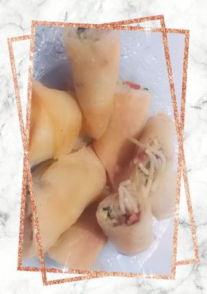 A picture of Spegatti tikka Roll.