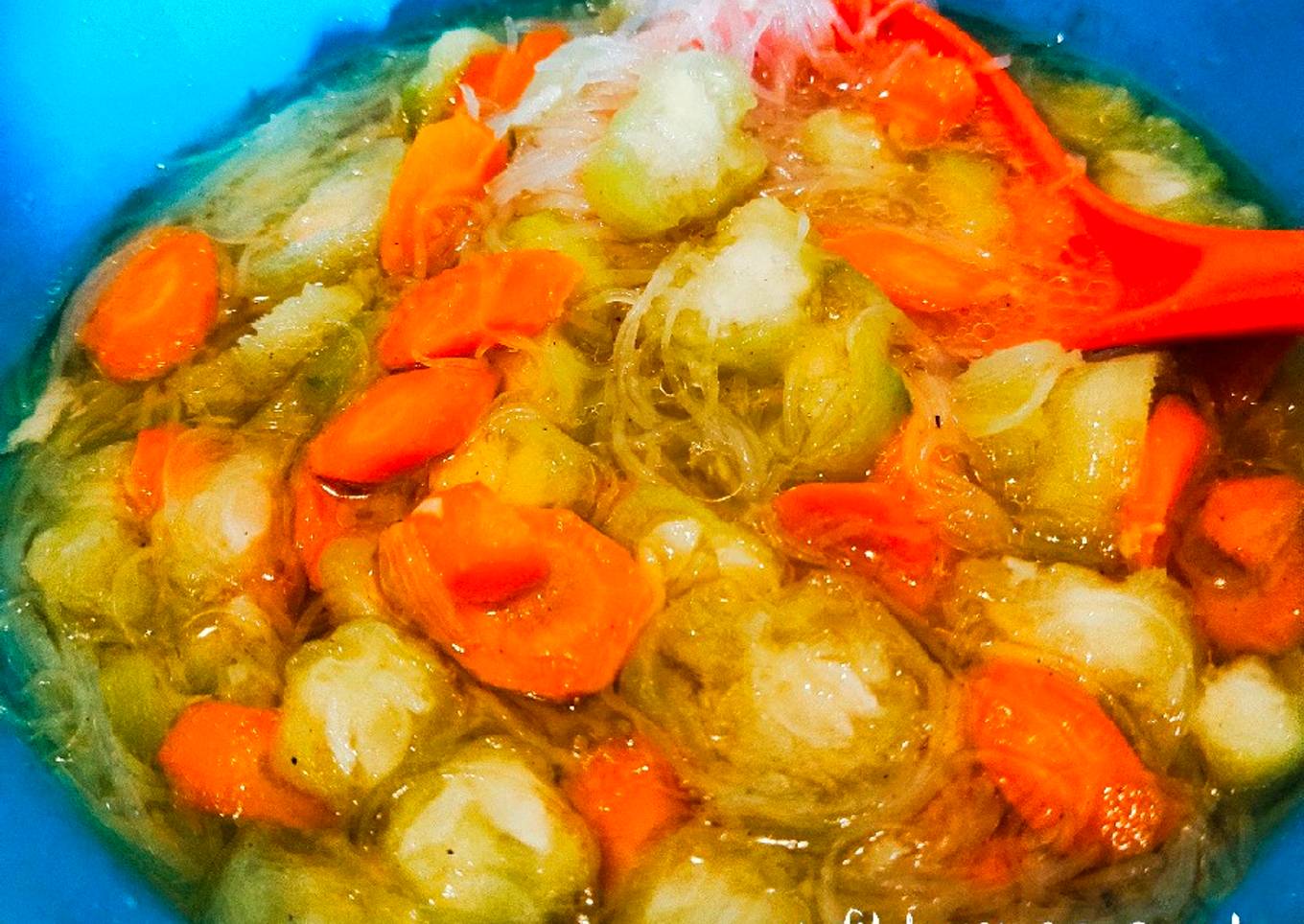 Bagaimana Menyiapkan 016 Sup Oyong Wortel dan Soun, Menggugah Selera