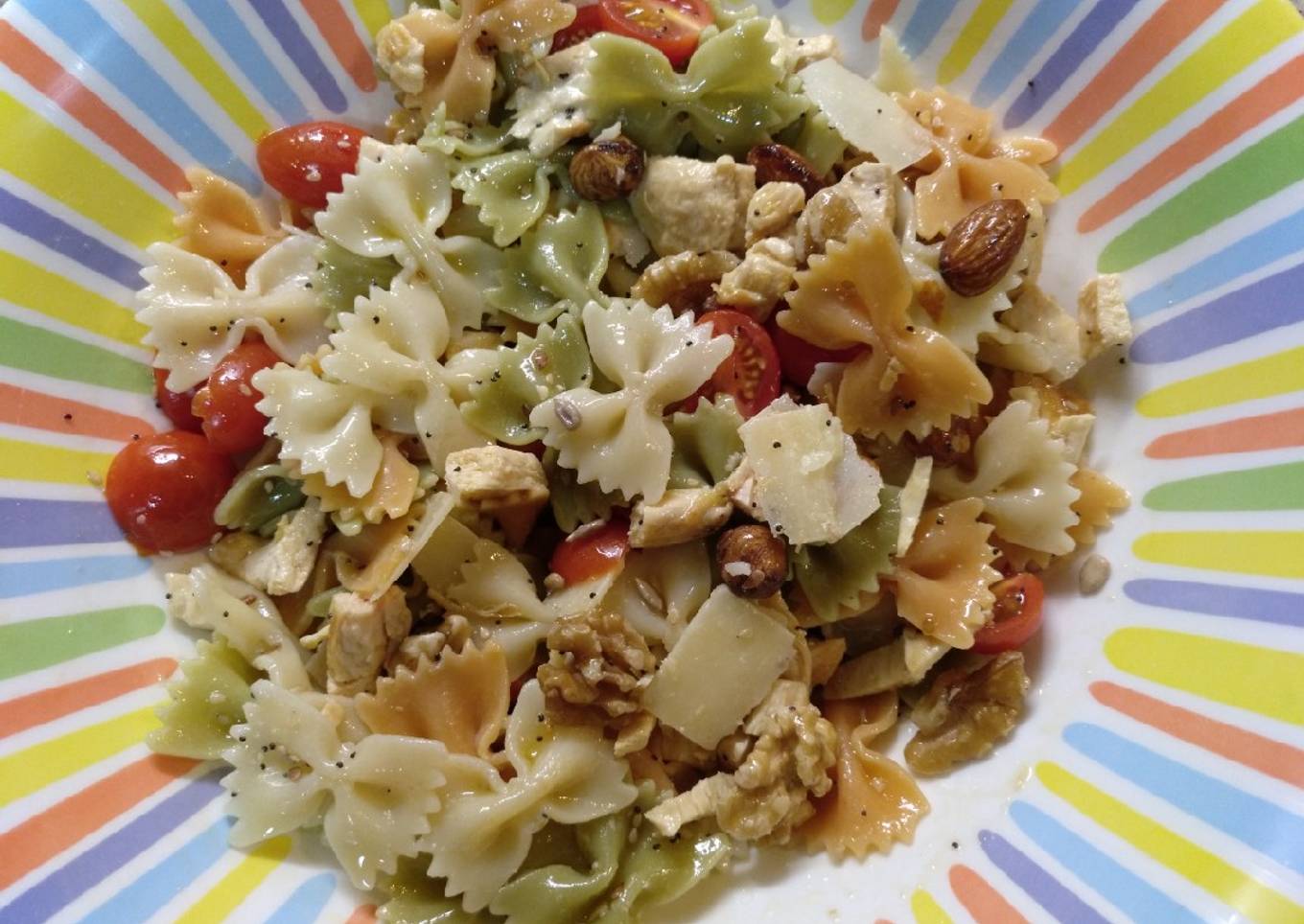 Ensalada de pasta y pollo