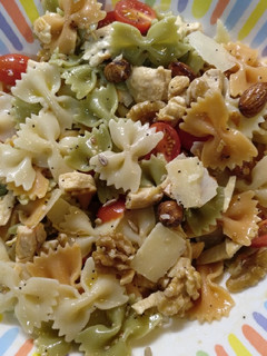 Foto principal de Ensalada de pasta y pollo