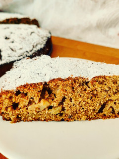 Foto di Torta di mele rustica con nocciole, vinsanto e cannella