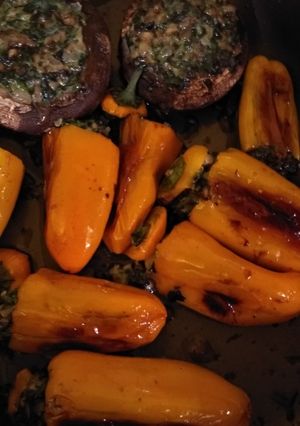 Una foto de Minis morrones rellenos...manjar de los dioses