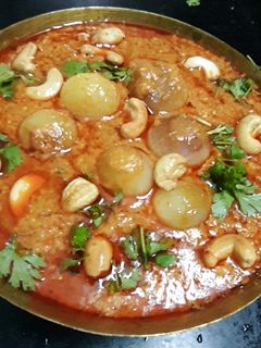 साबुत प्याज़ की सब्जी (sabut pyaz ki sabzi recipe in Hindi) रेसिपी मुख्य फोटो