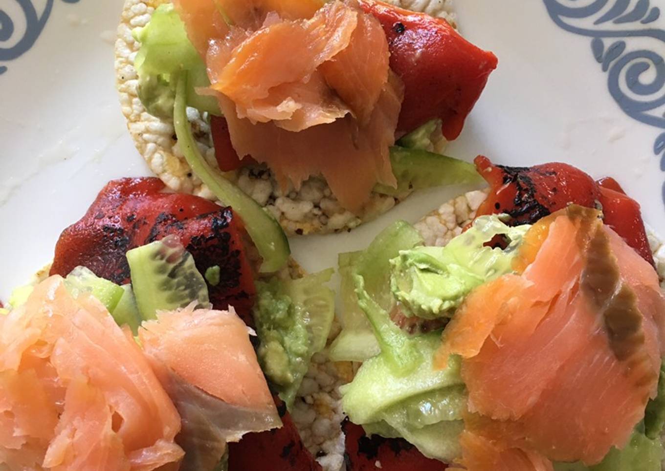 Rice cake with deliciously healthy toppings #summerchallenge1