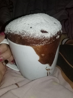 Una foto de Bizcochuelo en taza😋 para microondas