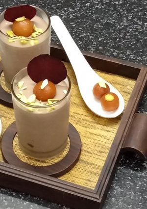 A picture of Gulab Jamun Chocolate Mousse !!.