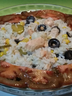 Una foto de Arroz thai con salmón