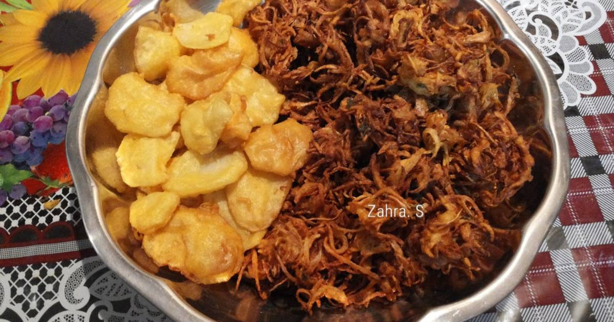 Onion & Potato Pakoras Recipe by Zahra Shaikh Cookpad
